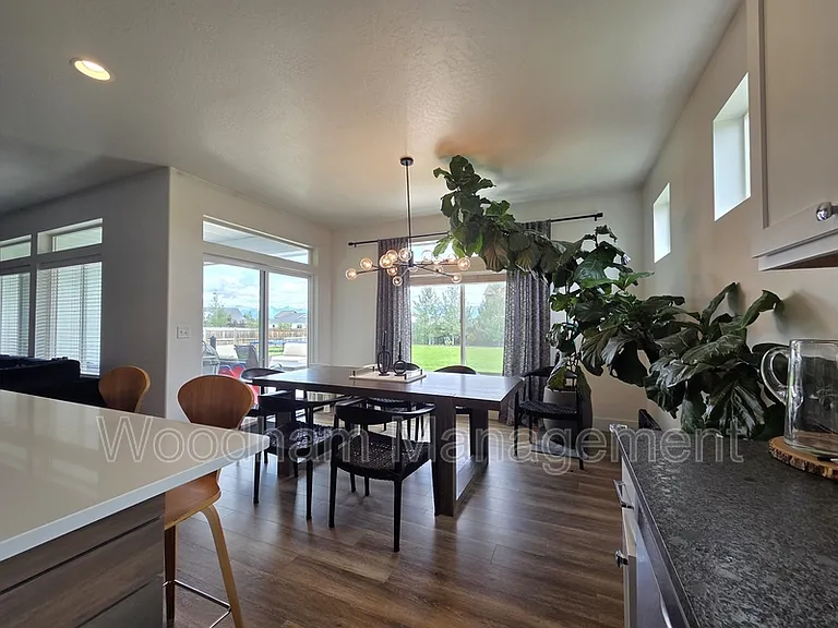 98 Caitlin Rd — Photo 13