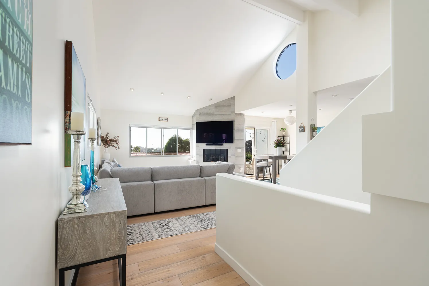 3 bed, 2.5 bath, 1419 sqft, $6,700 — Photo 4