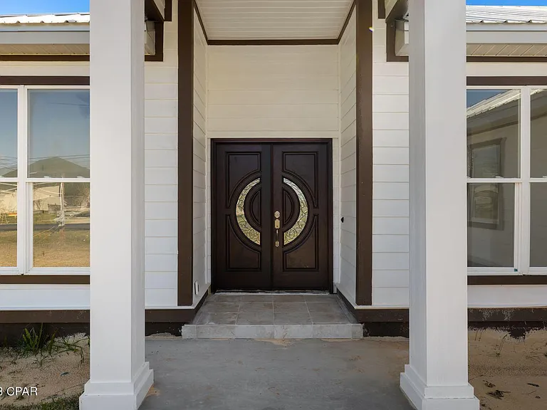 1043 Plantation Dr — Photo 4