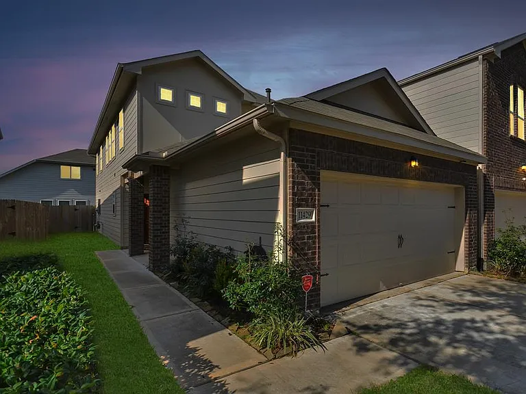 11429 Champions Green Dr — Photo 4