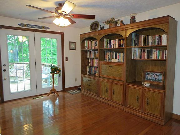 5th image of 8882 Lakefield Ct