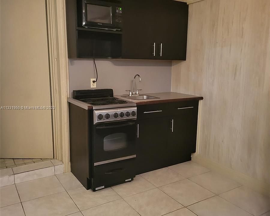 1st image of 1731 NW 187th St #B