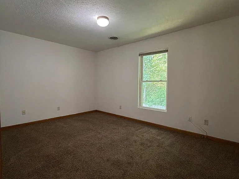269 Woodridge Ct — Photo 8