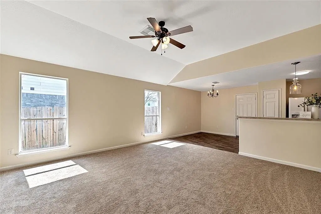 3 bed, 2.0 bath, 1236 sqft, $1,875 — Photo 4