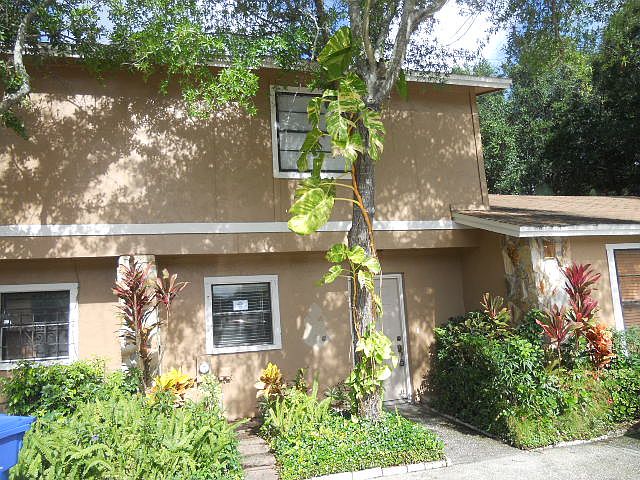 1st image of 10111 Lake Oak Cir