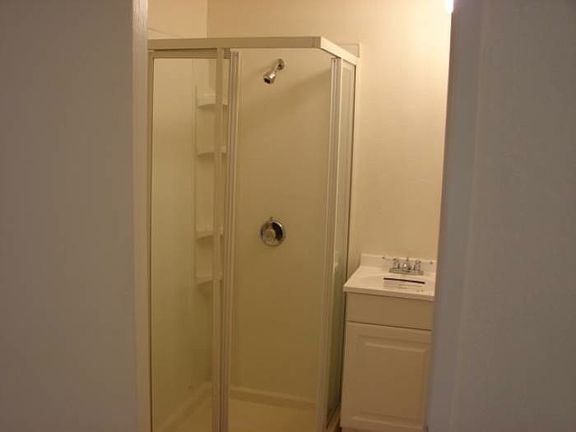 5th image of 7253 Variel Ave APT 29