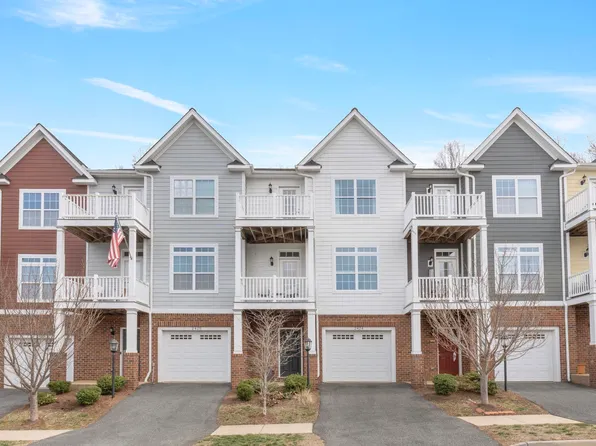 2424 Winthrop Dr, Charlottesville, VA 22911