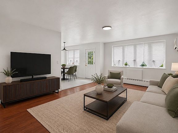 4th image of 1122 E 57th St