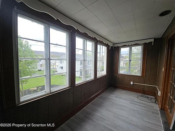 5th image of 114 William St #2