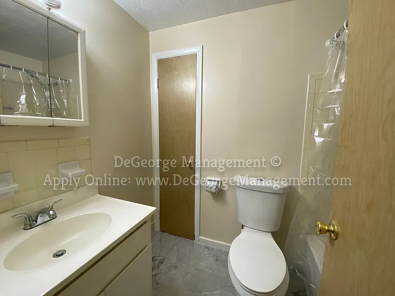 Woodside Court Apartments — Photo 30