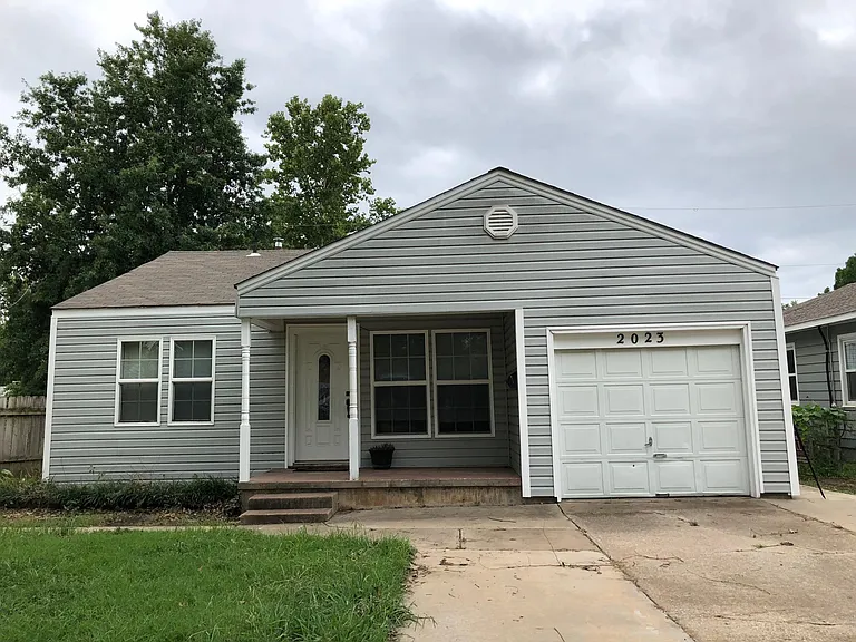 2023 W Sherwood Ave — Photo 1