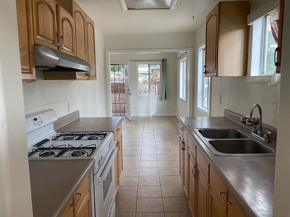 1st image of 310 S Hewes St #310