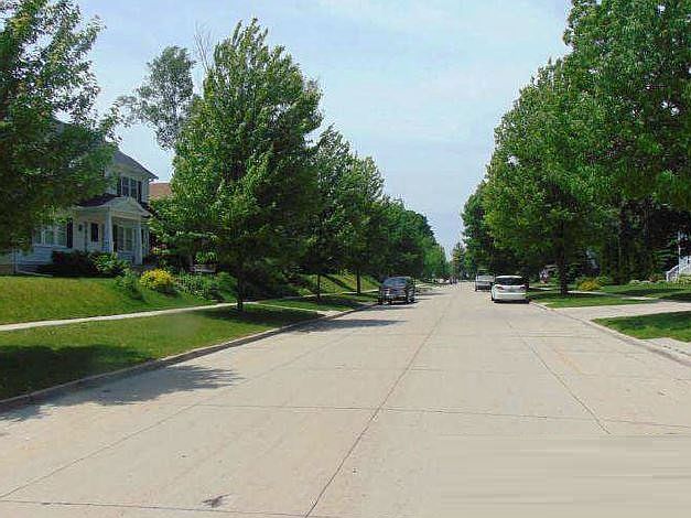 2nd image of 403 Bluff Ave