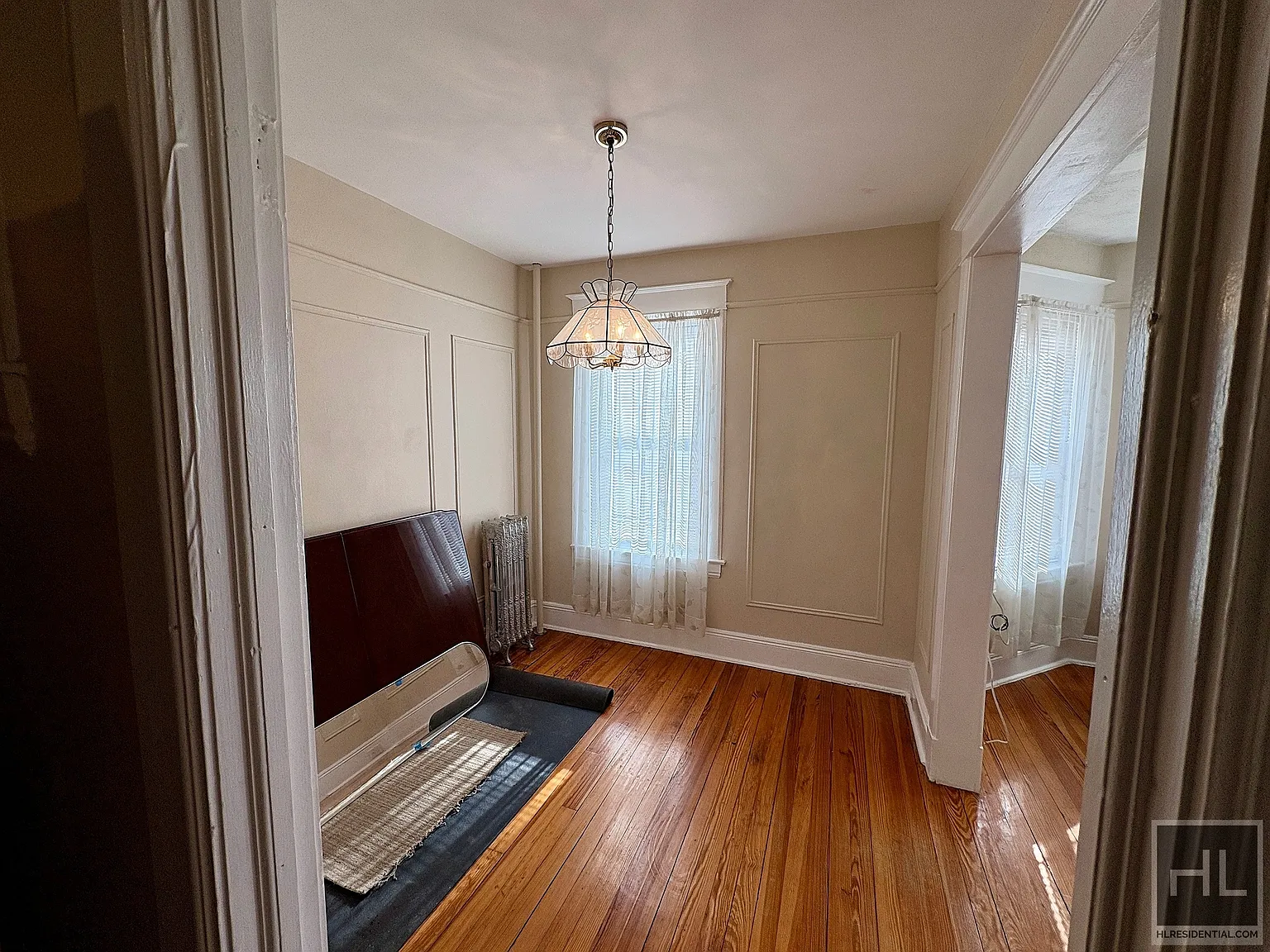 3 bed, 1200 sqft, $3,200 — Photo 2
