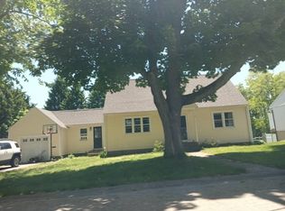 155 Woodlawn Cir, Portsmouth, NH 03801