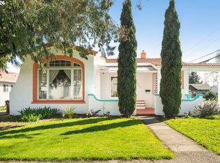 305 E Clarendon St, Gladstone, OR 97027