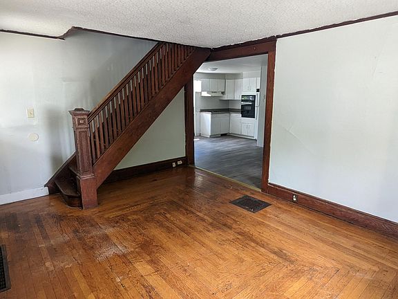 4th image of 227 Seward St #1