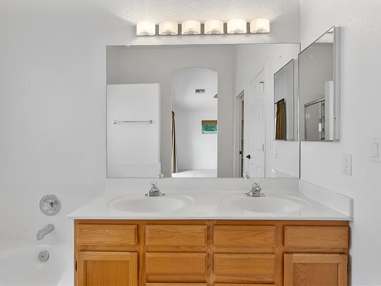 18035 N 13th St — Photo 12