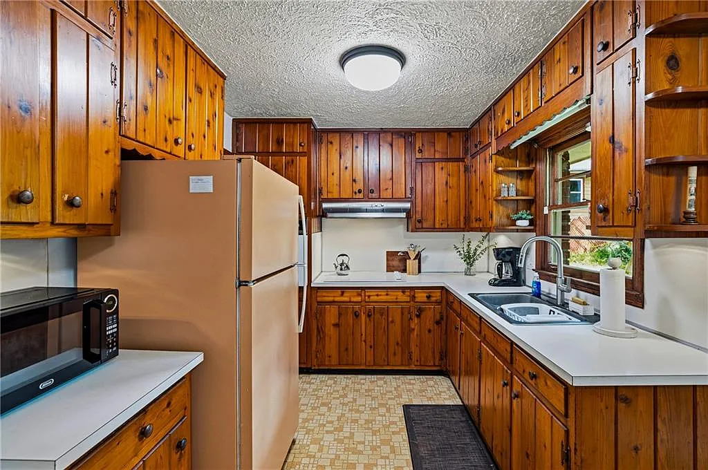 3 bed, 1.5 bath, 1424 sqft, $2,000 — Photo 4
