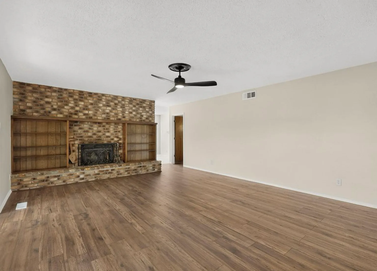 8130 Avenida La Prestina NE — Photo 3