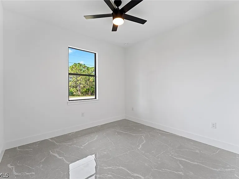1024 Chauncey Ave — Photo 10