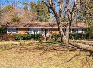 3877 Forest Valley Dr, Winston Salem, NC 27105