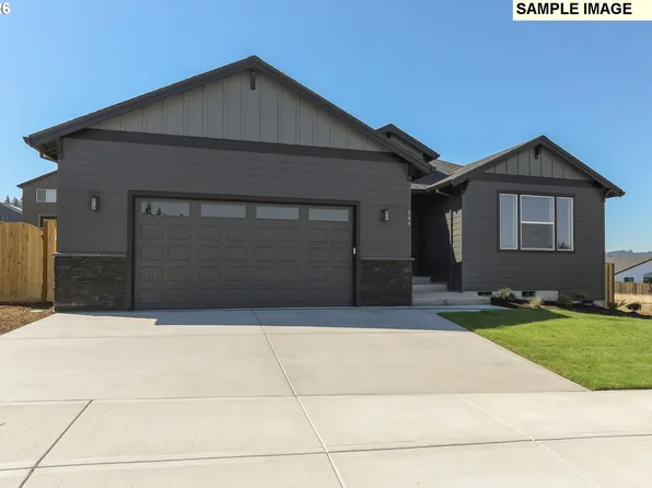 618 NE Trillium Dr #62, Estacada, OR 97023