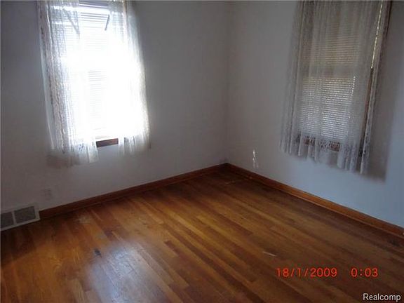 3rd image of 14838 Toledo St