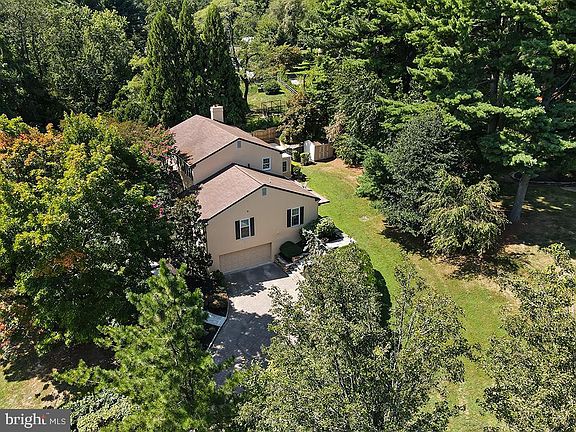 2nd image of 903 Penn Valley Rd