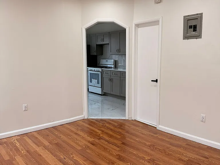 86 Woodlawn Ave #2 — Photo 5