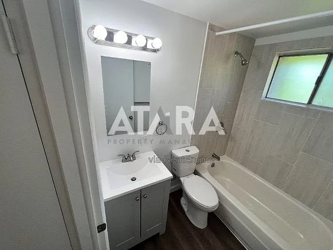 461 E Locust St #2 — Photo 15
