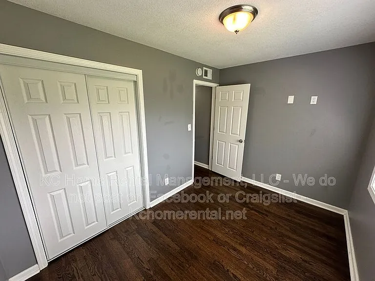 3124 N 55th St #B — Photo 17
