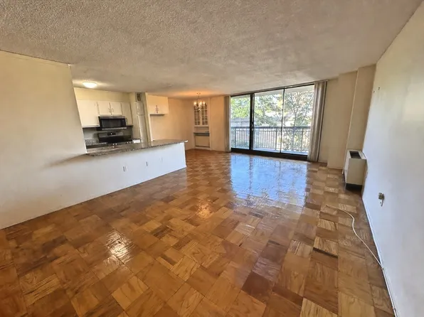 60 Longwood Ave APT 408, Brookline, MA 02446