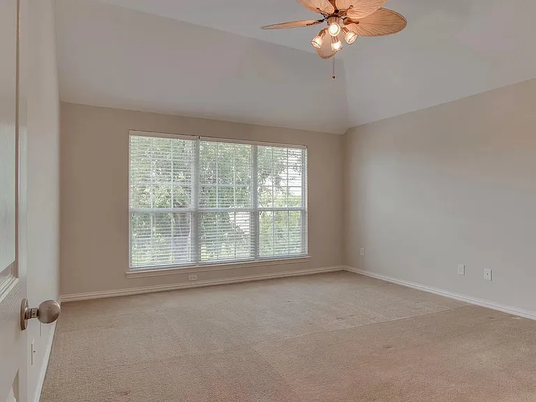 1825 Brookview Dr — Photo 18