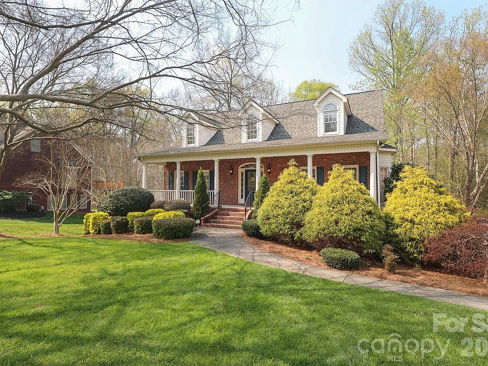 1st image of 1406 Woodhurst Dr
