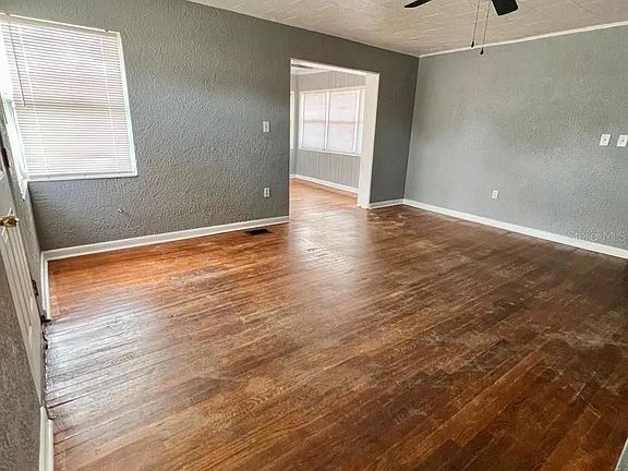 5th image of 906 Exmoor Way