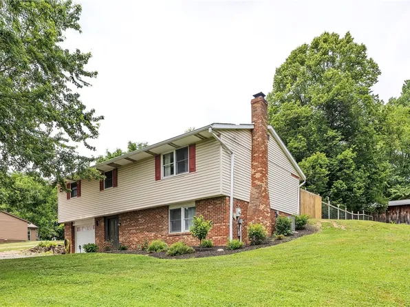 146 Nursery Ln, Butler, PA 16002