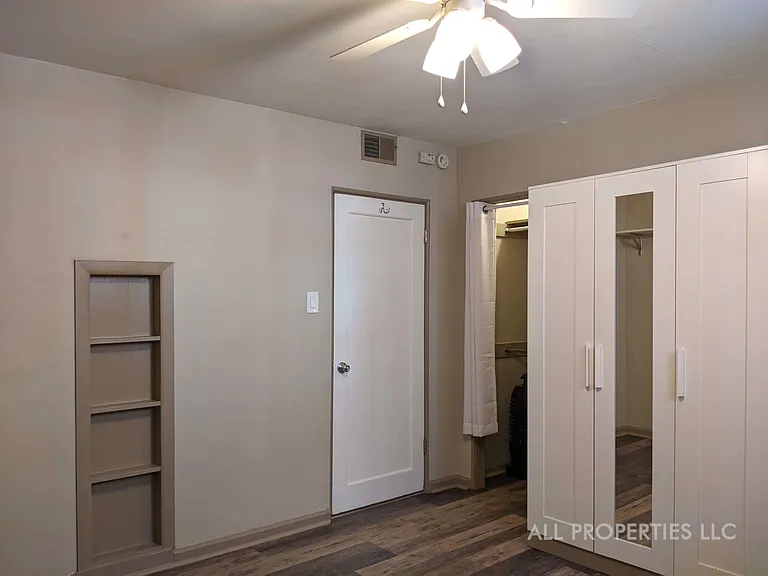 1613 York St — Photo 14