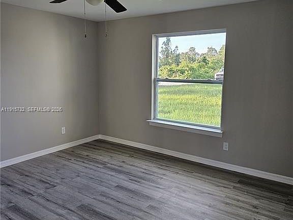 4th image of 917 Martha Ave S