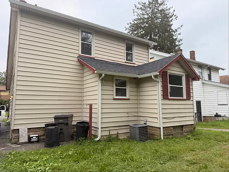 351 E Judson Ave — Photo 15