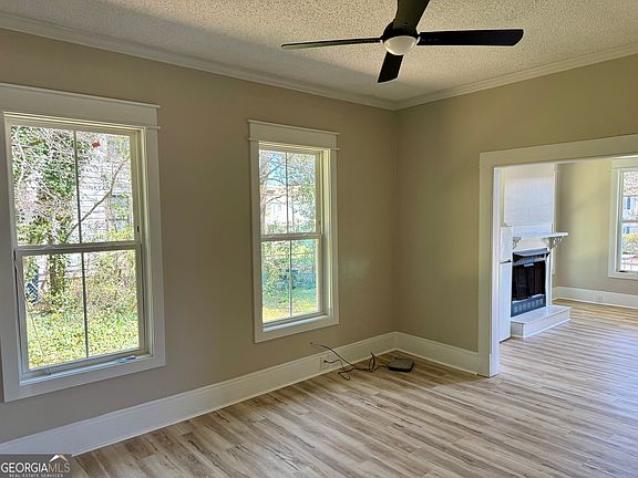 5th image of 961 Log Cabin Way