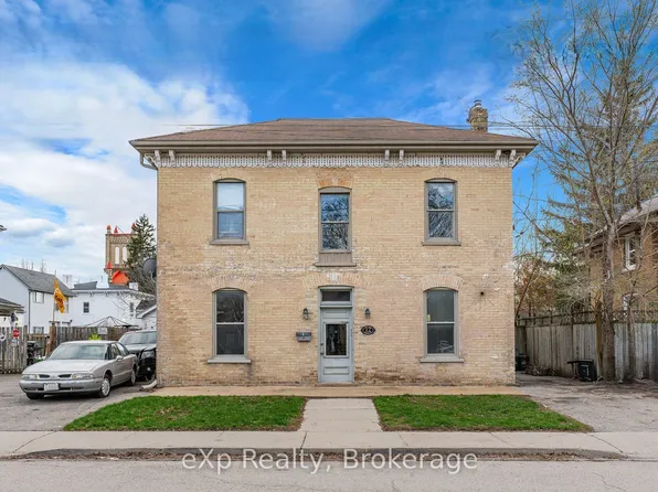 12 Fleet St, Brantford, ON N3T 3S7