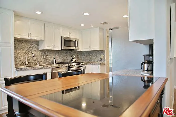 9830 Vidor Dr #302 — Photo 17