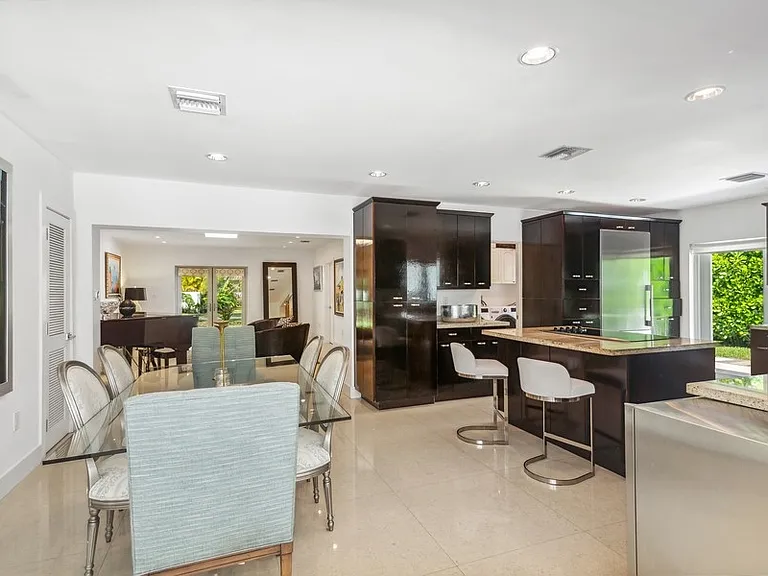 SW 63rd Pl — Photo 1