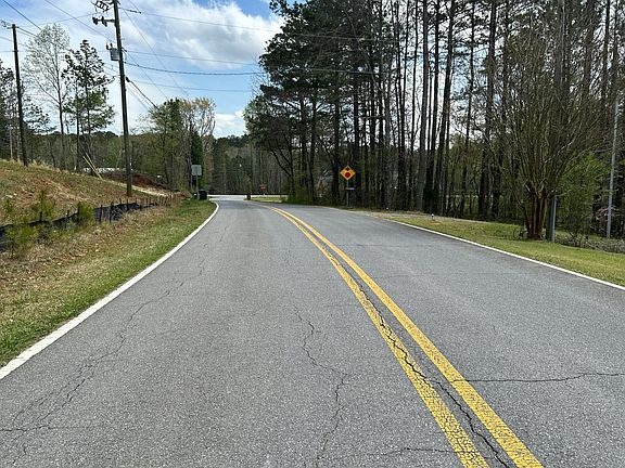4th image of 1812 Tibbitts Rd