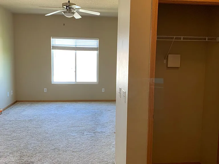 1805 SW White Birch Cir #3 — Photo 4