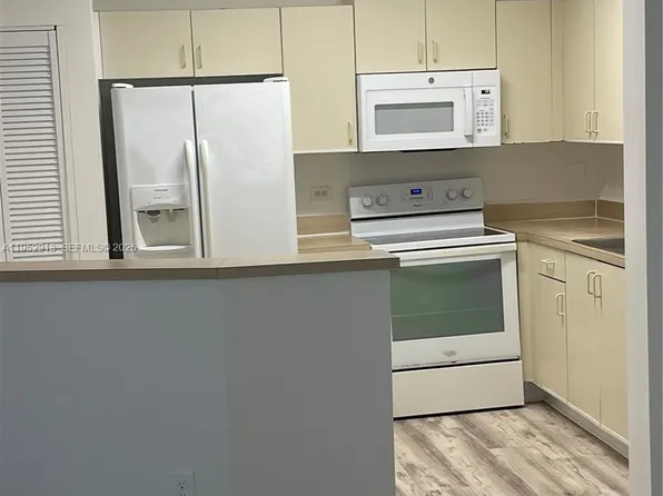 3630 N 56th Ave APT 314, Hollywood, FL 33021