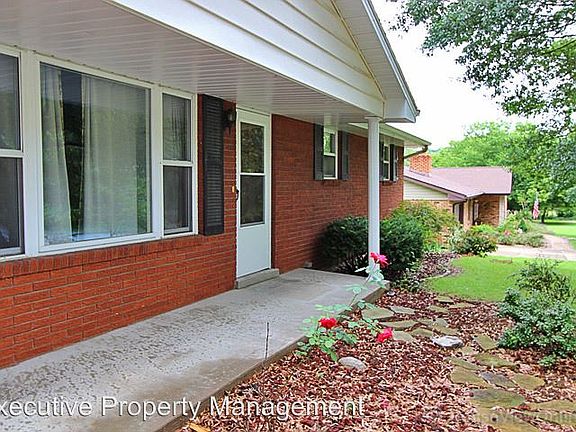 3rd image of 1130 Mahy Dr