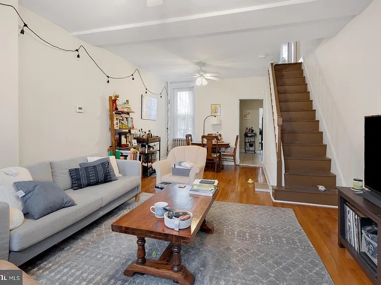 105 W Salaignac St — Photo 2