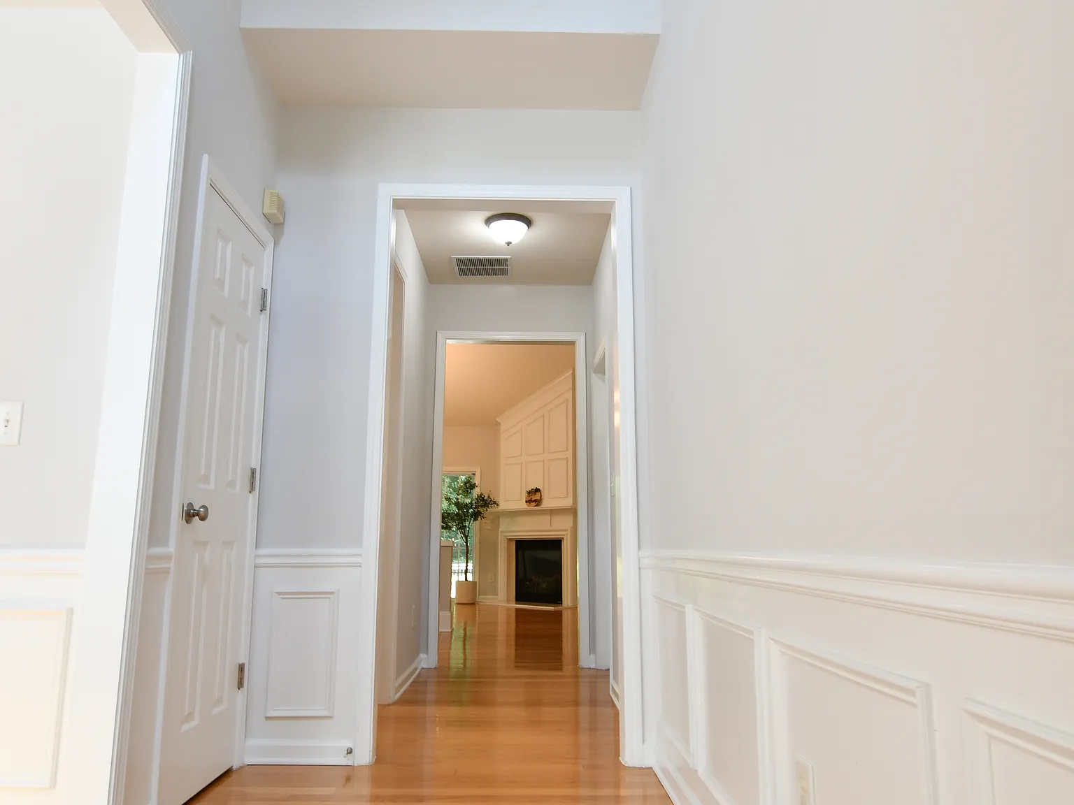 3 bed, 2.5 bath, 2156 sqft, $2,795 — Photo 4